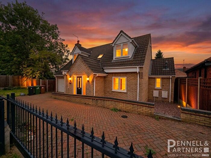 3 Bedroom Detached House For Sale In Thistle Drive, Peterborough, PE2