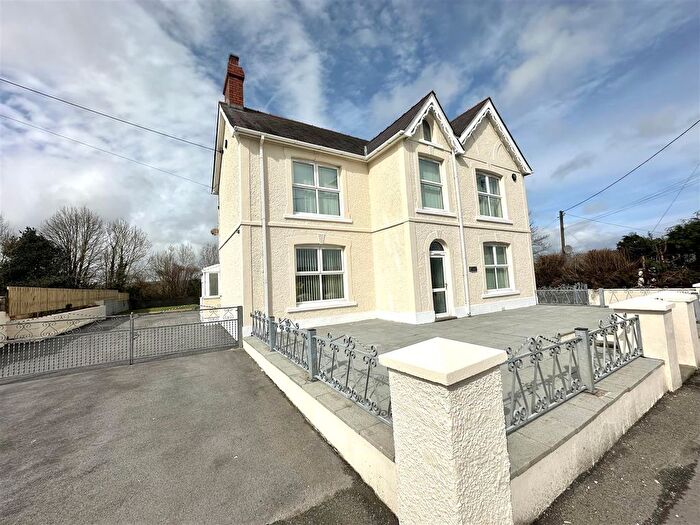 4 Bedroom Detached House For Sale In Llanybydder, Carmarthenshire, SA40