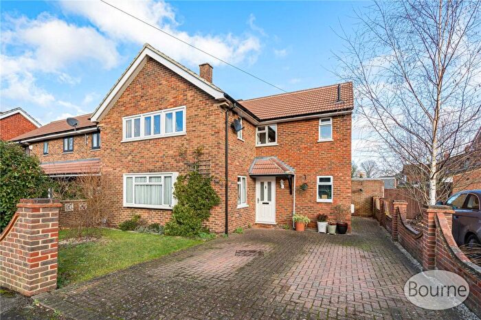 4 Bedroom Semi Detached House For Sale In Acacia Avenue, Woking, Surrey, GU22