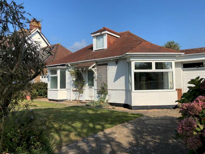 2 Bedroom Detached Bungalow To Rent In Brooklyn Avenue, Worthing, BN11