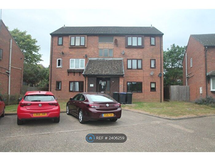 1 Bedroom Flat To Rent In Chedworth Close, Northampton, NN3