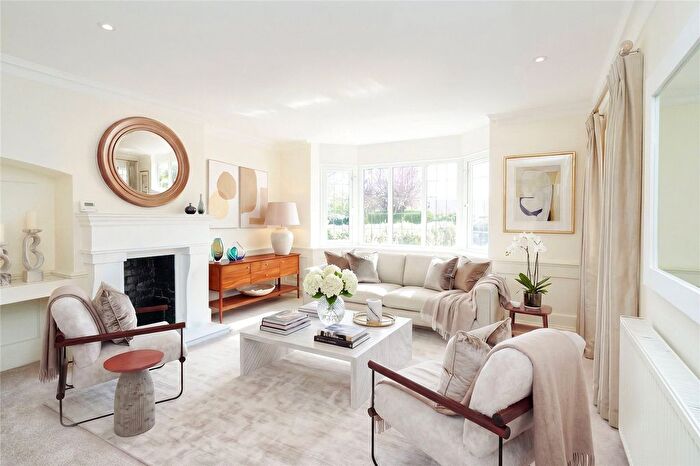 4 Bedroom Semi Detached House To Rent In Westways, Edenbridge, TN8