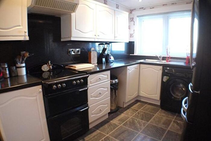 2 Bedroom Flat To Rent In Kinghorne Place, Dundee, DD3