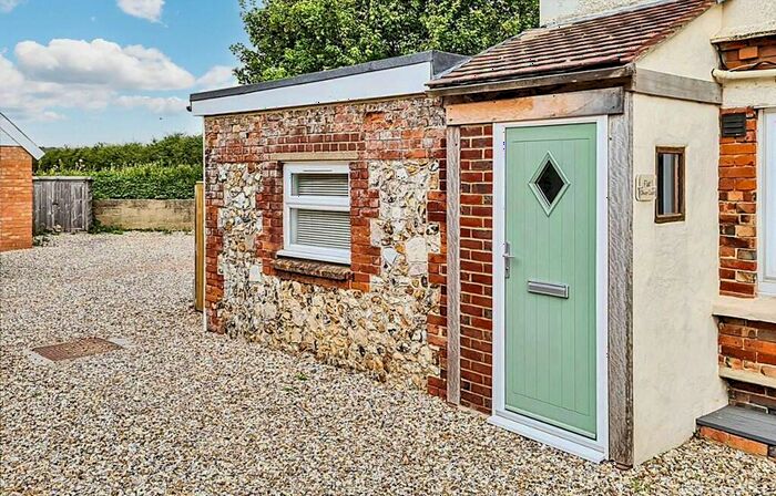 3 Bedroom Flat For Sale In Main Road, Fishbourne, Chichester, West Sussex, PO18