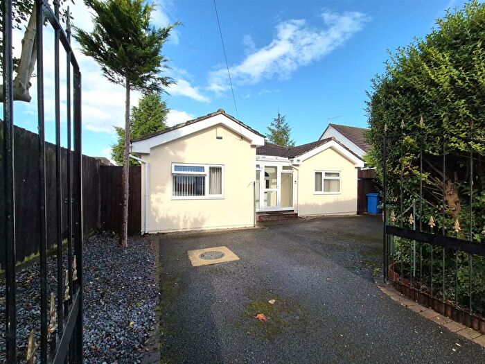 2 Bedroom Detached Bungalow To Rent In Albert Road, Poole, BH12