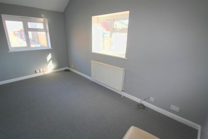 1 Bedroom Flat To Rent In Canterbury Street, Gillingham, Kent, ME7