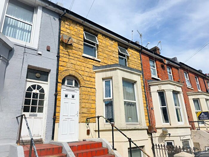 2 Bedroom Flat To Rent In Langney Road, BN21