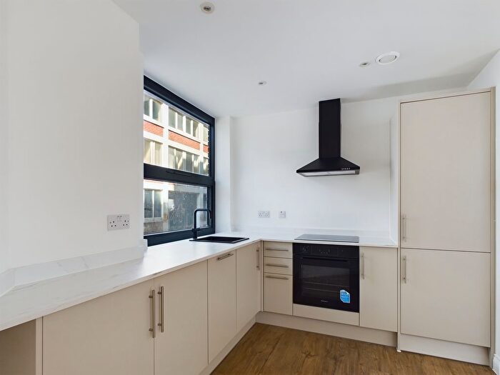 2 Bedroom Flat To Rent In Queen Street, Sheffield, S1