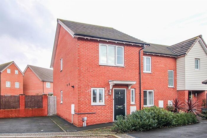 2 Bedroom Semi Detached House For Sale In Beecham Square, Castleford, WF10