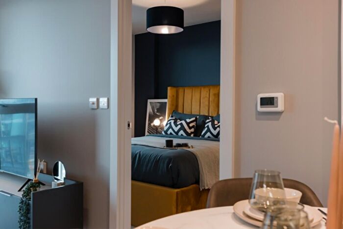1 Bedroom Flat To Rent In New York Square, Leeds, LS2