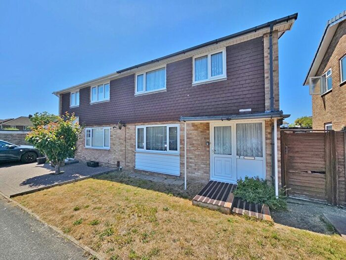 3 Bedroom Semi-Detached House For Sale In St. James Way, Portchester, PO16