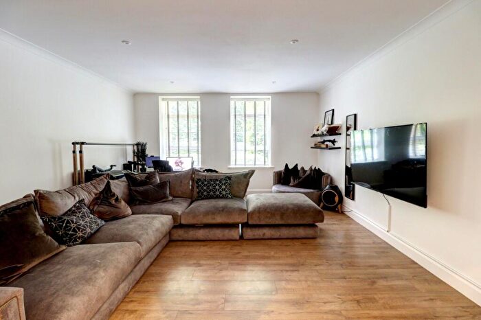 1 Bedroom Apartment For Sale In The Water Gardens, De Havilland Drive, Hazlemere, High Wycombe, HP15