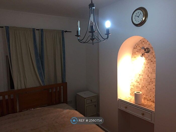 1 Bedroom Flat To Rent In High Street Harlesden, London, NW10