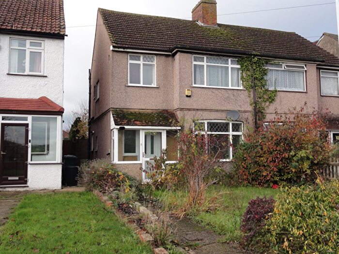 3 Bedroom Semi-Detached House For Sale In Hatch Lane, West Drayton, UB7