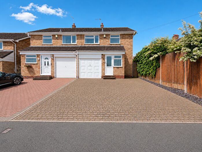 3 Bedroom Semi-Detached House For Sale In Pearmans Croft, Hollywood, B47