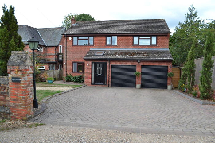 4 Bedroom Detached House To Rent In Brimpton, Reading, RG7
