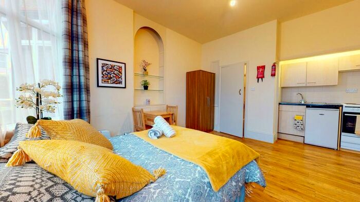 Studio To Rent In James Avenue, NW2