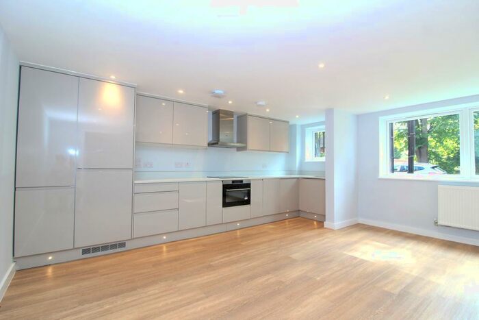 1 Bedroom Apartment To Rent In Ray Park Avenue, Maidenhead, SL6