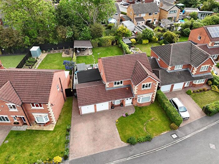 4 Bedroom Detached House For Sale In Newlyn Drive, Darlington, DL3