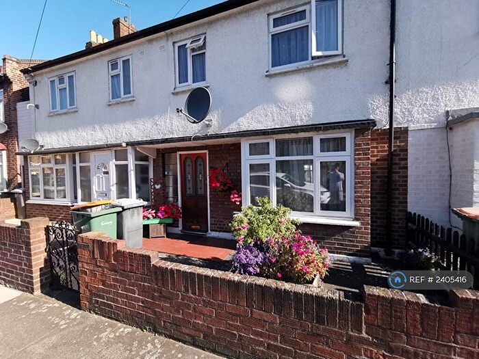 3 Bedroom Terraced House To Rent In Grange Road, London, E13