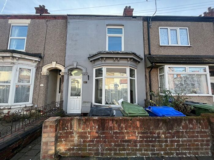 3 Bedroom Terraced House To Rent In Patrick Street, Grimsby, Lincolnshire, DN32