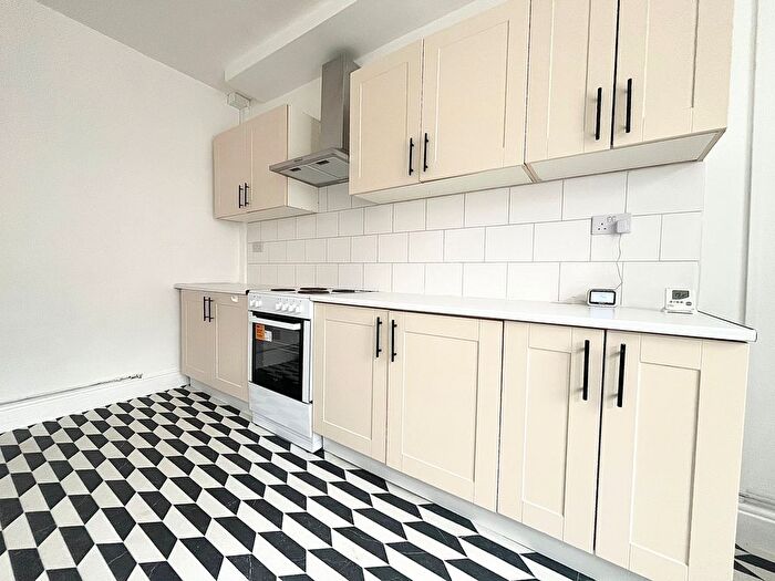 4 Bedroom Terraced House To Rent In Prior Street, Keighley, BD21