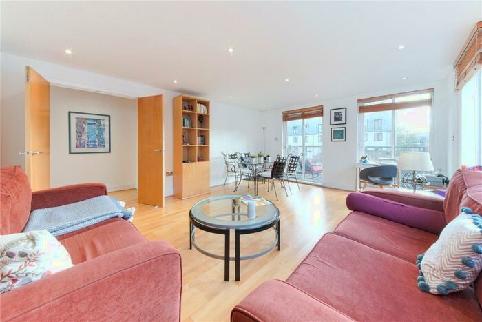 2 Bedroom Flat To Rent In Owen Street, Angel, London, EC1V