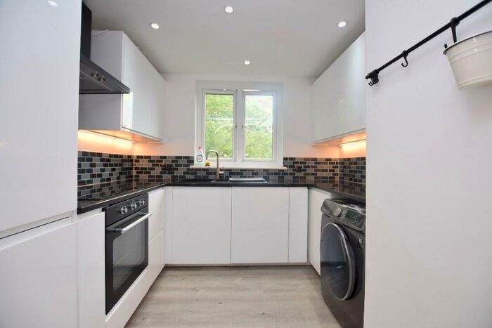 2 Bedroom Apartment To Rent In Sutton Court, Brighton Road, Sutton, SM2