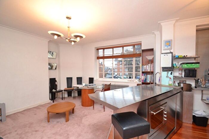 1 Bedroom Flat To Rent In Sutton Court Road, Chiswick, W4