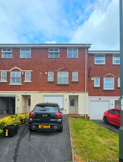 3 Bedroom Town House To Rent In Trelissick Road, Paignton, TQ3