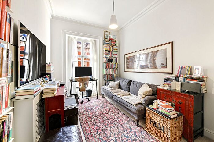 3 Bedroom Flat To Rent In Mandeville Place, Marylebone, W1U