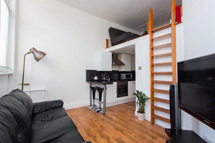 1 Bedroom Flat To Rent In Wandsworth Rd, SW8