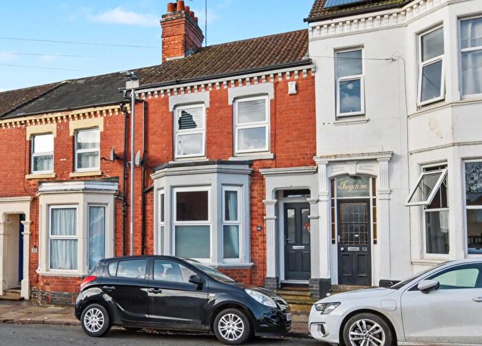 3 Bedroom Terraced House For Sale In Edinburgh Road, Queens Park, Northampton, NN2