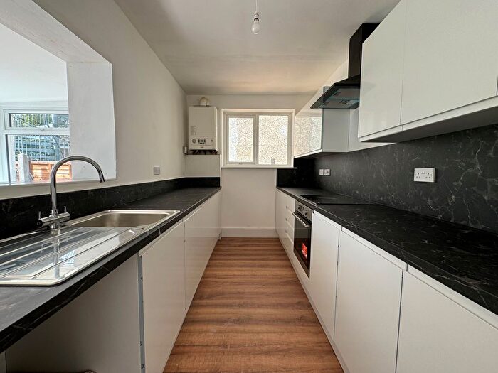 3 Bedroom Detached Bungalow To Rent In London Road, Sittingbourne, ME10