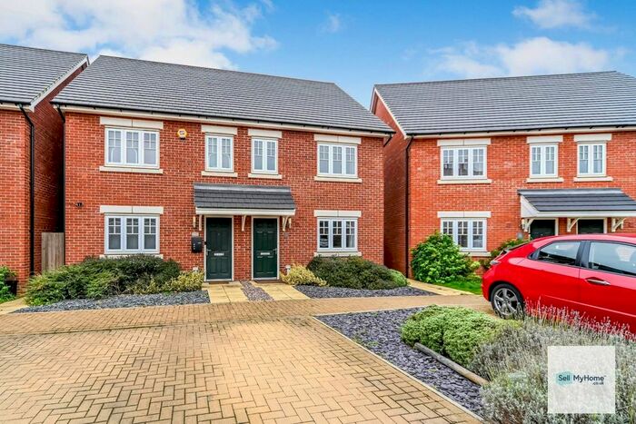 3 Bedroom Semi-Detached House To Rent In Winchell Mews, Great Denham, Bedford, MK40