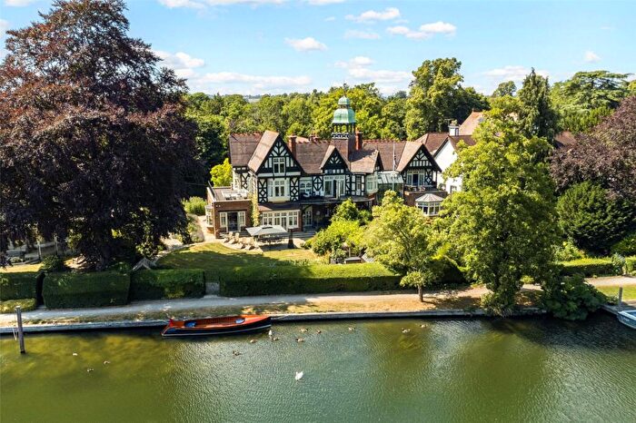 5 Bedroom Semi-Detached House For Sale In Court Road, Maidenhead, Berkshire, United Kingdom, SL6