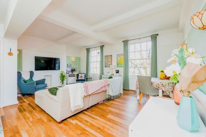 2 Bedroom Apartment To Rent In Westgate Street, Cardiff, CF10