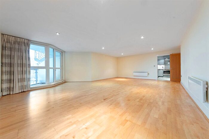 2 Bedroom Flat To Rent In Drake House, St George Wharf, London, SW8
