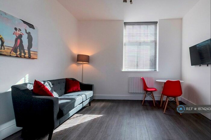 2 Bedroom Flat To Rent In Barony Court, Nantwich, CW5