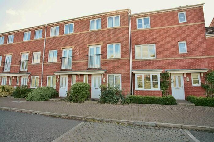 3 Bedroom Terraced House To Rent In Alma Road, Banbury, Oxon, OX16