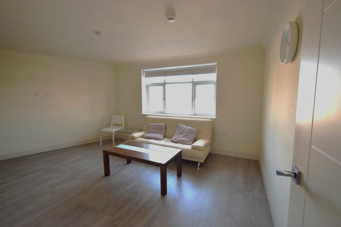 1 Bedroom Flat To Rent In Brent Street, London, NW4