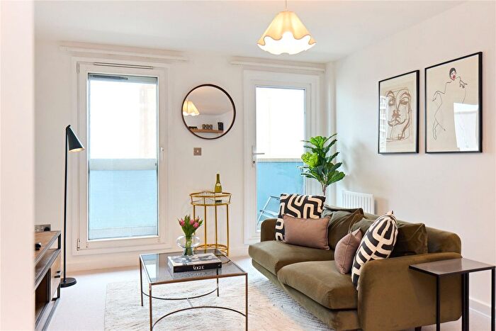 1 Bedroom Flat For Sale In Chatham Place, London, E9