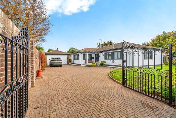 3 Bedroom Bungalow For Sale In Craigweil Manor, Aldwick, West Sussex, PO21