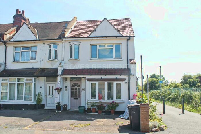 2 Bedroom Flat To Rent In Elm Road, New Malden, KT3