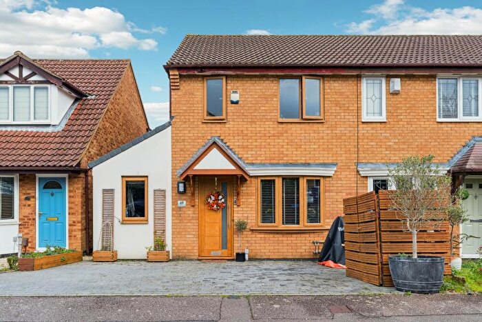 4 Bedroom Semi Detached House For Sale In Symonds Road, Hitchin, SG5