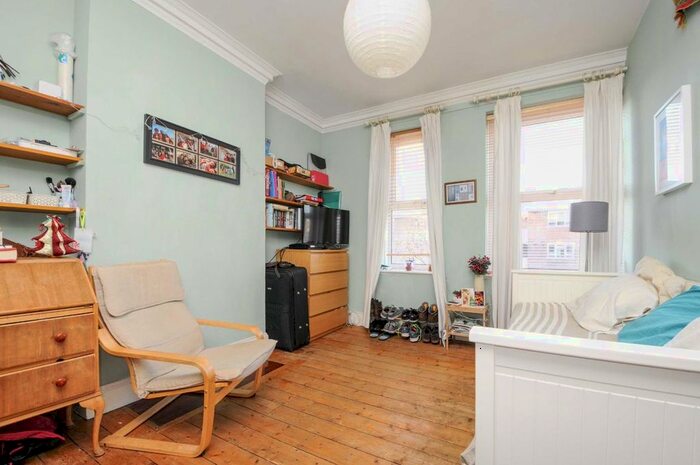 1 Bedroom Flat To Rent In Garratt Lane, London, SW18