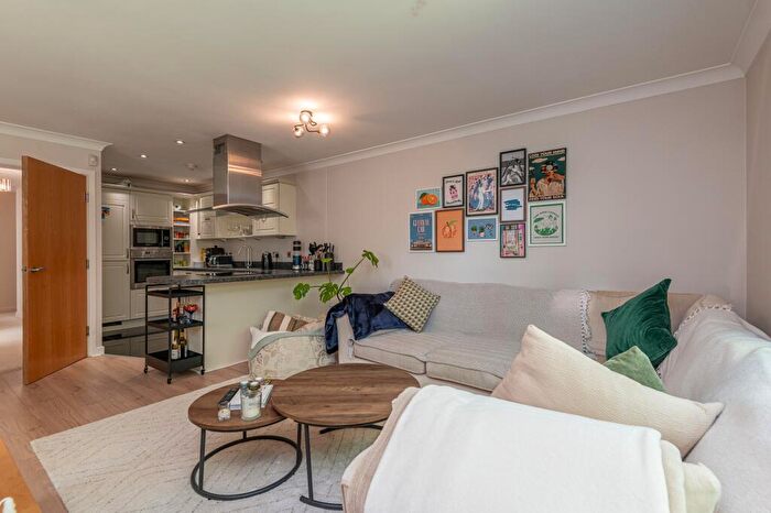 2 Bedroom Flat To Rent In Aragon Court, Stainbeck Lane, Leeds, LS7