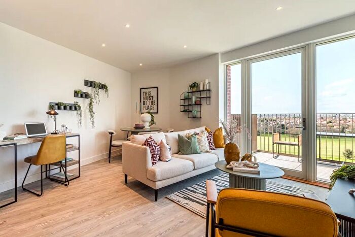 2 Bedroom Flat For Sale In Forest View, Lampton Parkside, TW3