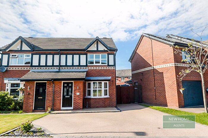 3 Bedroom Semi-Detached House For Sale In Warwick Close, Richmond Park, Dukinfield, SK16