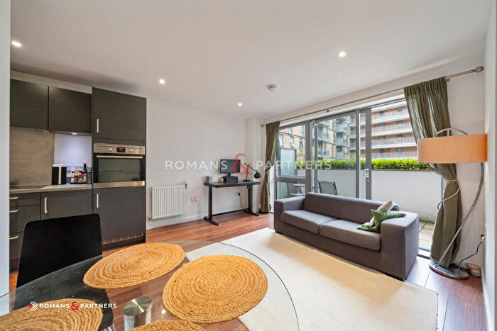 1 Bedroom Apartment To Rent In Lucienne Court, Poplar, E14